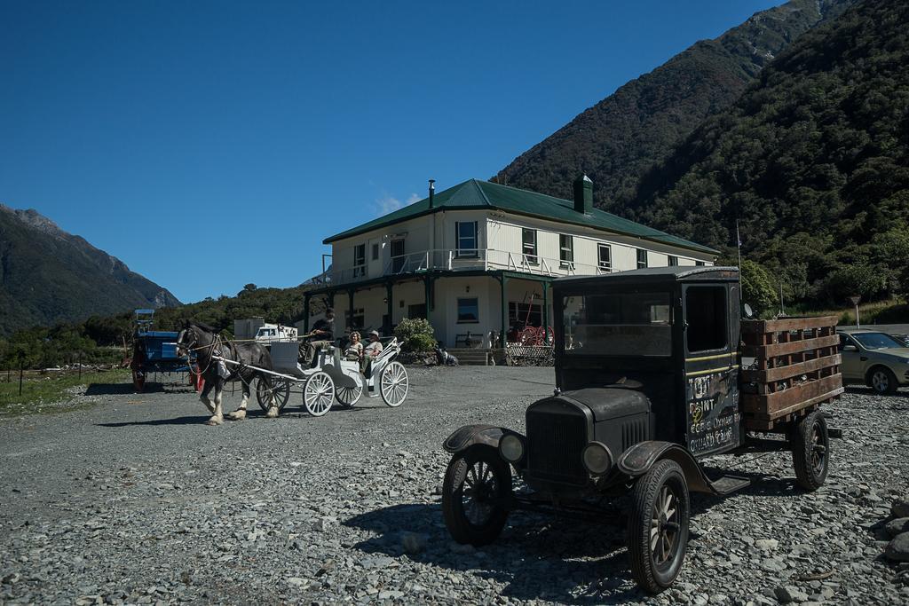 Otira Stagecoach Hotel מראה חיצוני תמונה